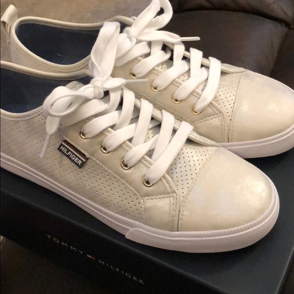 tommy hilfiger fashion sneakers